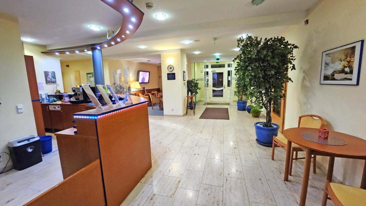 Hotel Amadeus Dresden Neustadt Exterior photo