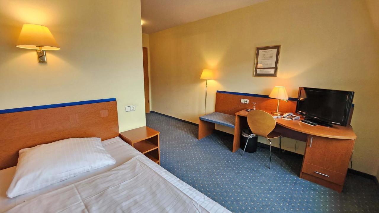 Hotel Amadeus Dresden Neustadt Exterior photo
